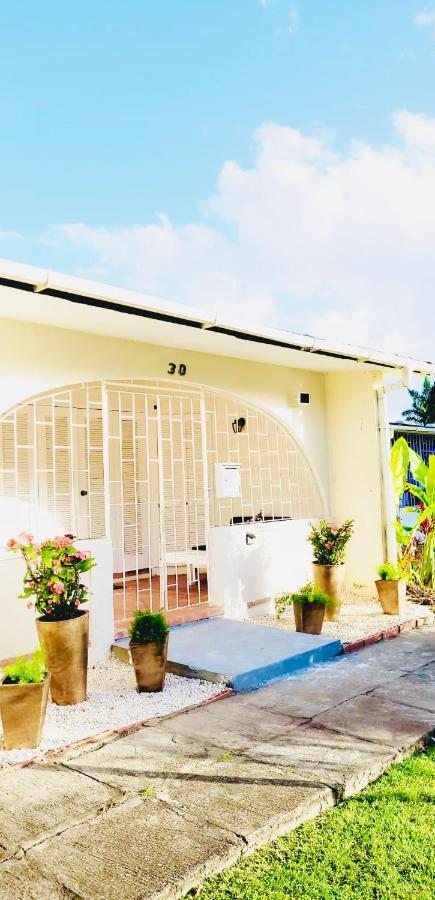Sugalove Villa 30 Flamboyant Ave Saint James Kültér fotó
